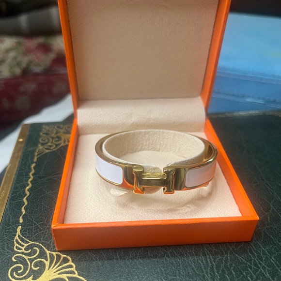 Gold and White Designer Bracelet - Picture 3 of 4